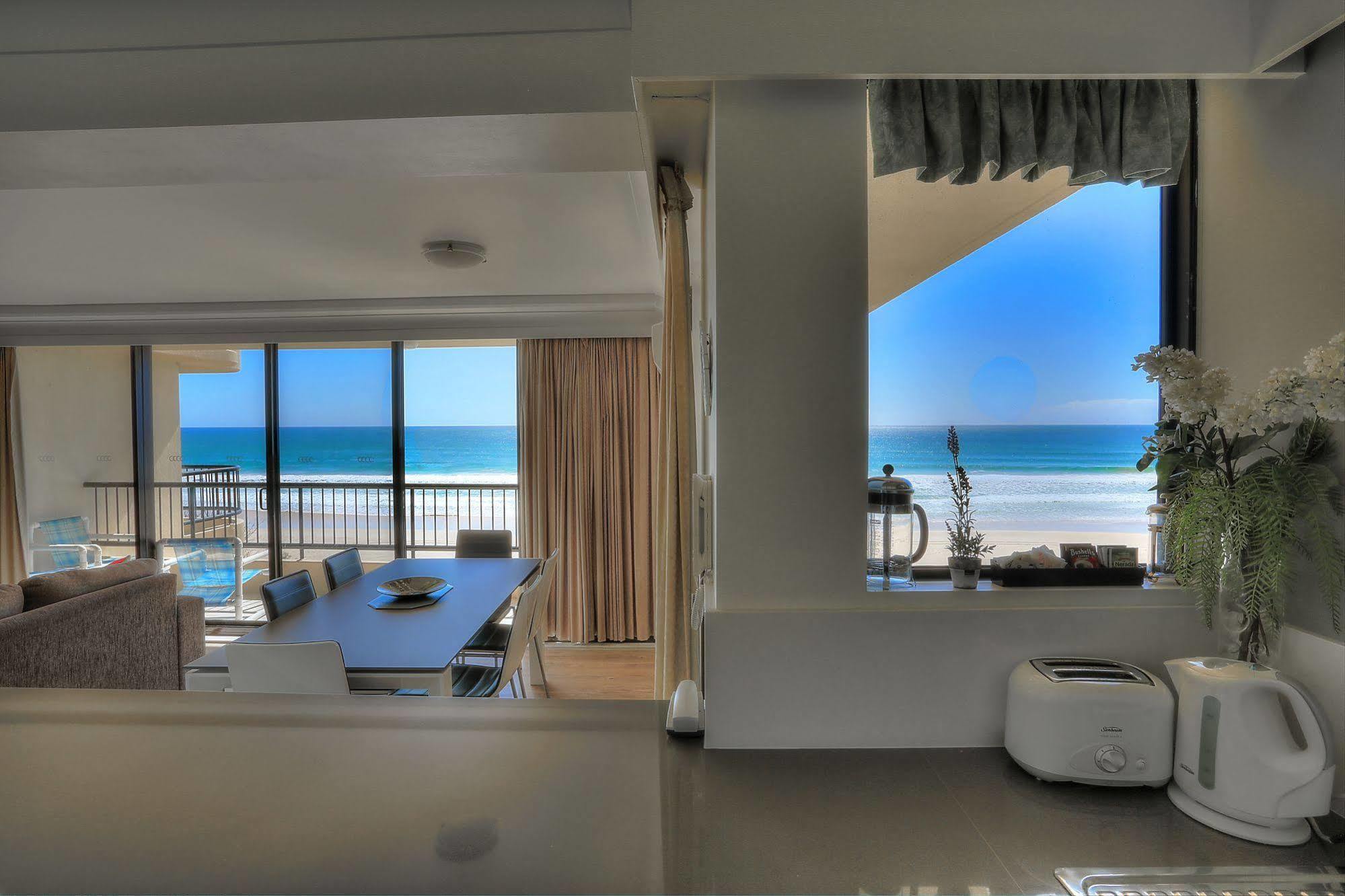 Pelican Sands Beach Resort Голд-Кост Экстерьер фото