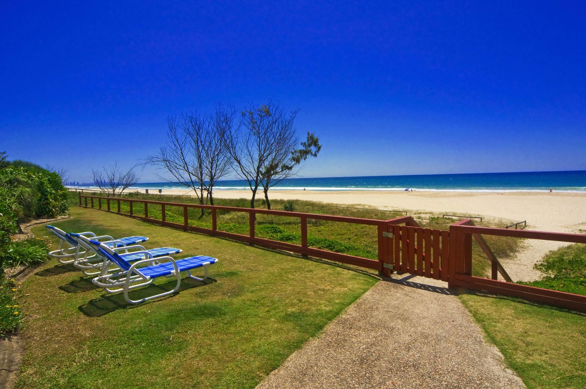Pelican Sands Beach Resort Голд-Кост Экстерьер фото